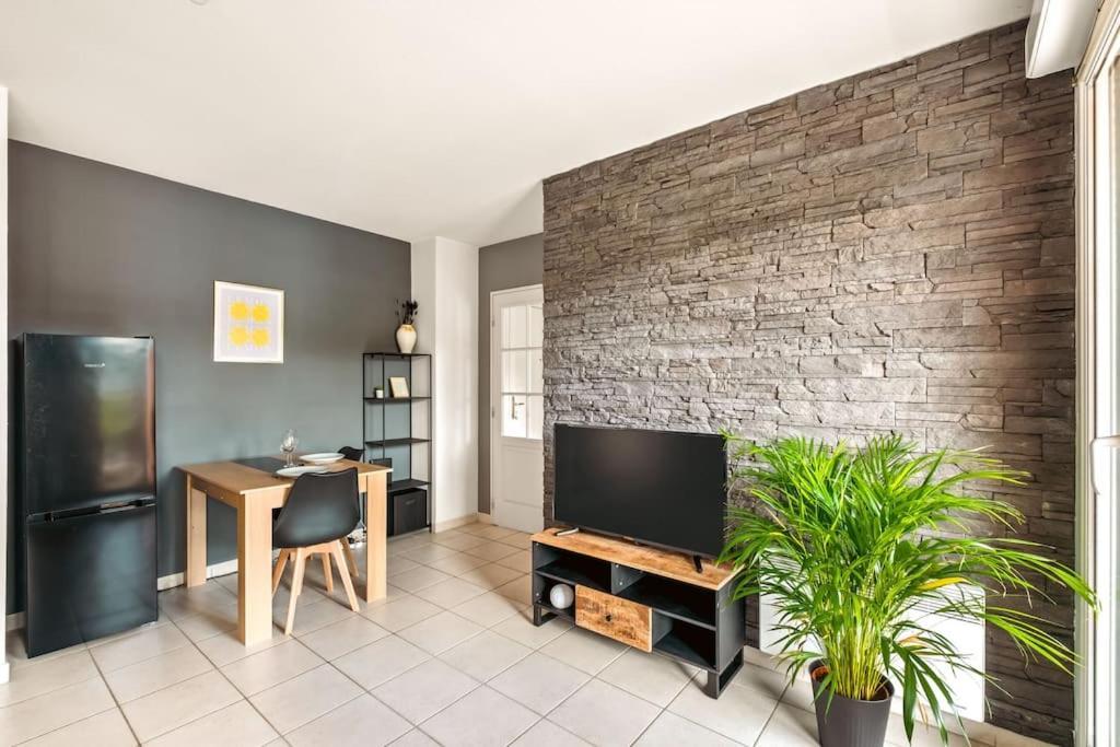Апартаменти T2 Paisible Vaise, Avec Parking Metro Direct Bellecour Ліон Екстер'єр фото